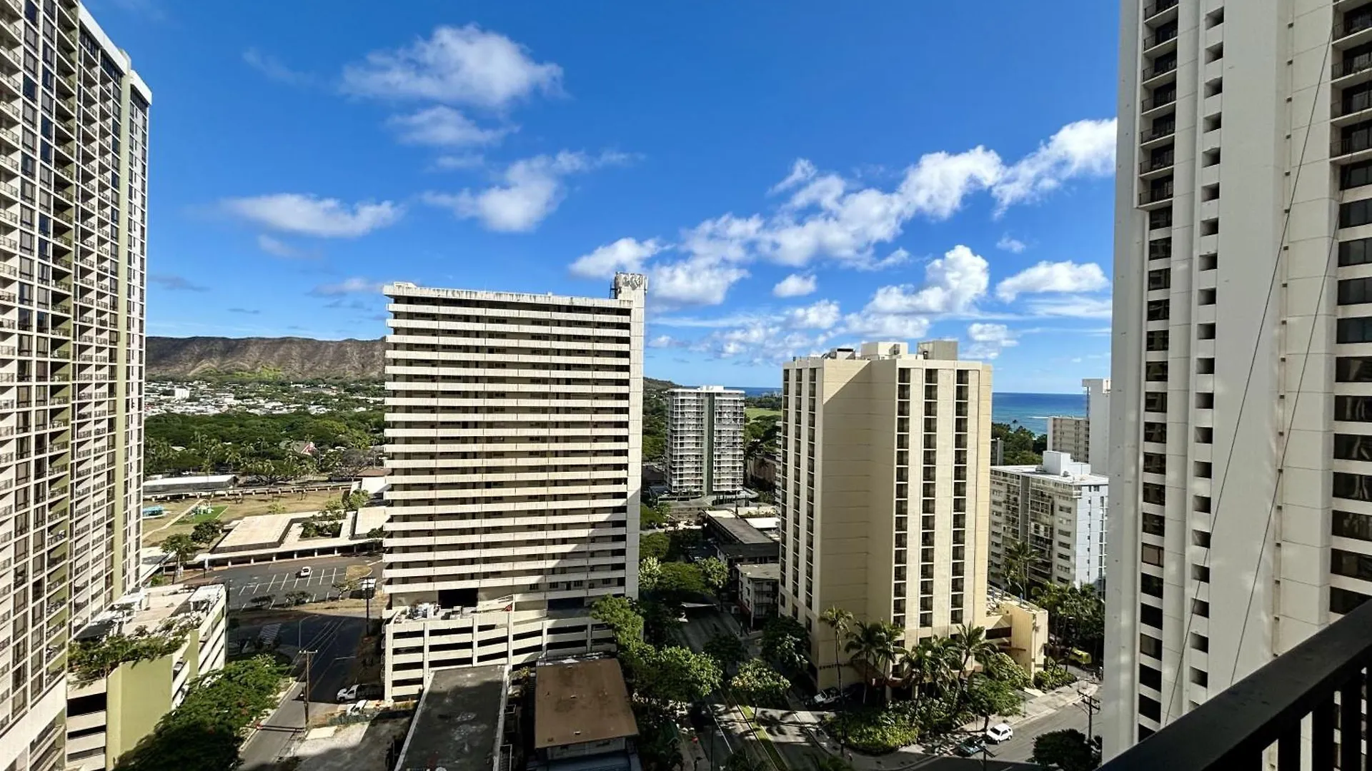 Appartamento Waikiki Banyan 2111A Condo Honolulu